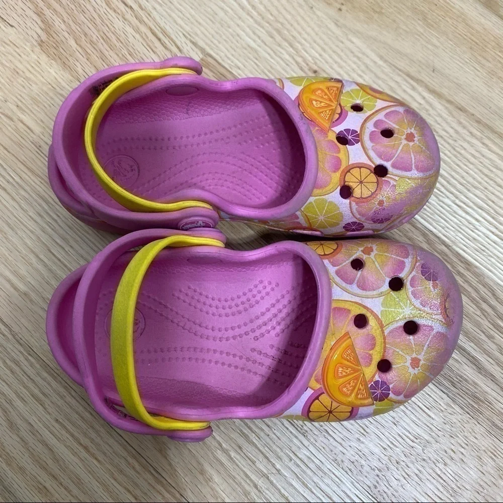Crocs Oranges Fruit Print Sandals Sz 9 Toddler